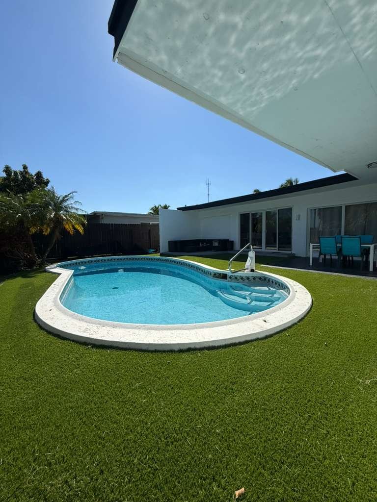 artificial turf installation artificial grass pool deck installation fort Lauderdale